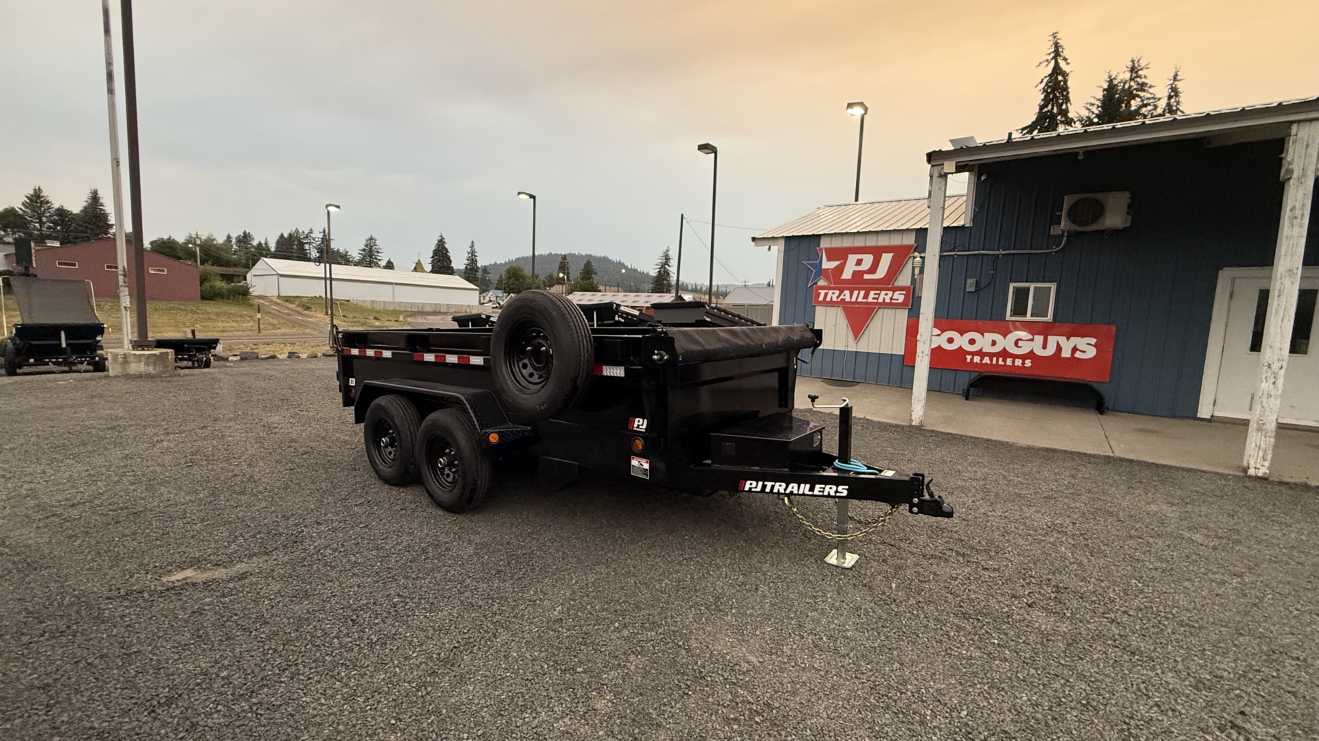 72" Tandem Axle Dump - Photo 2