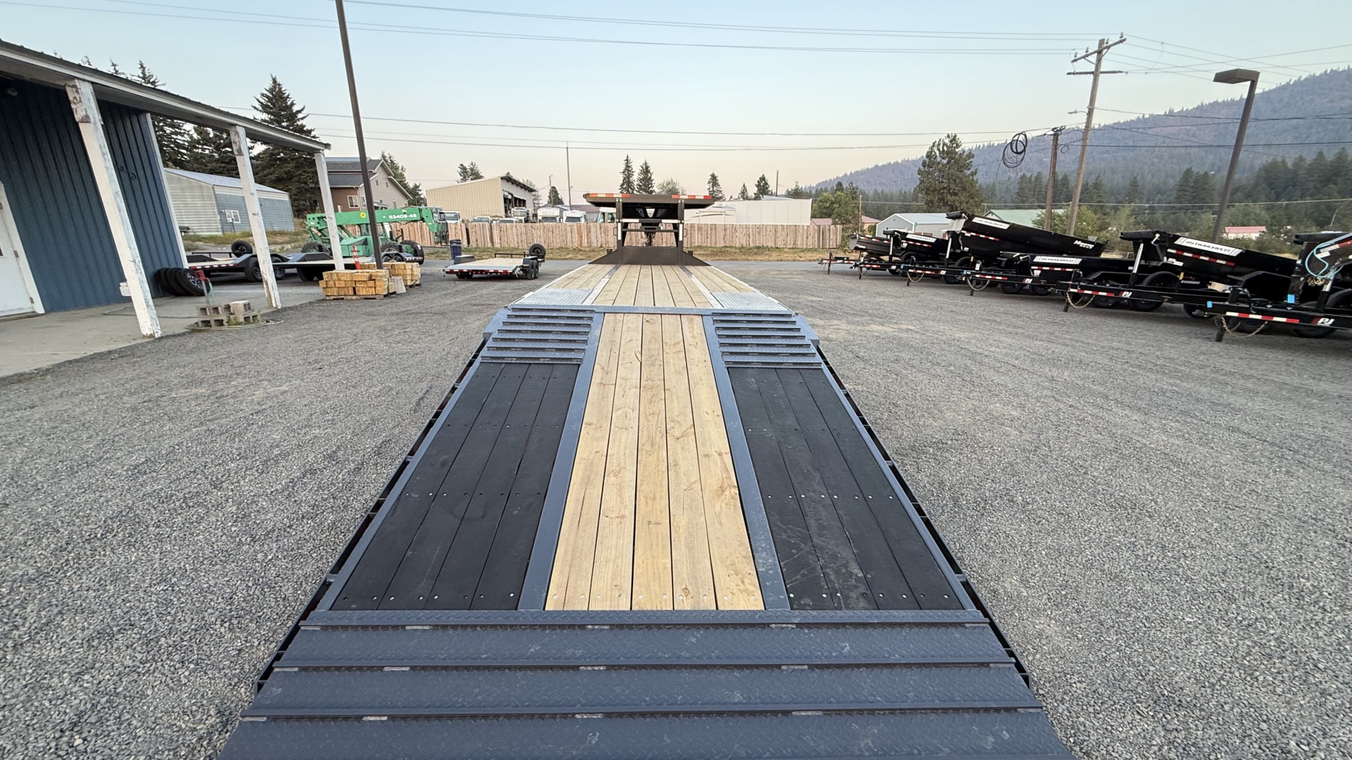 102" Wide Bolt HD Deckover Gooseneck - Photo 4