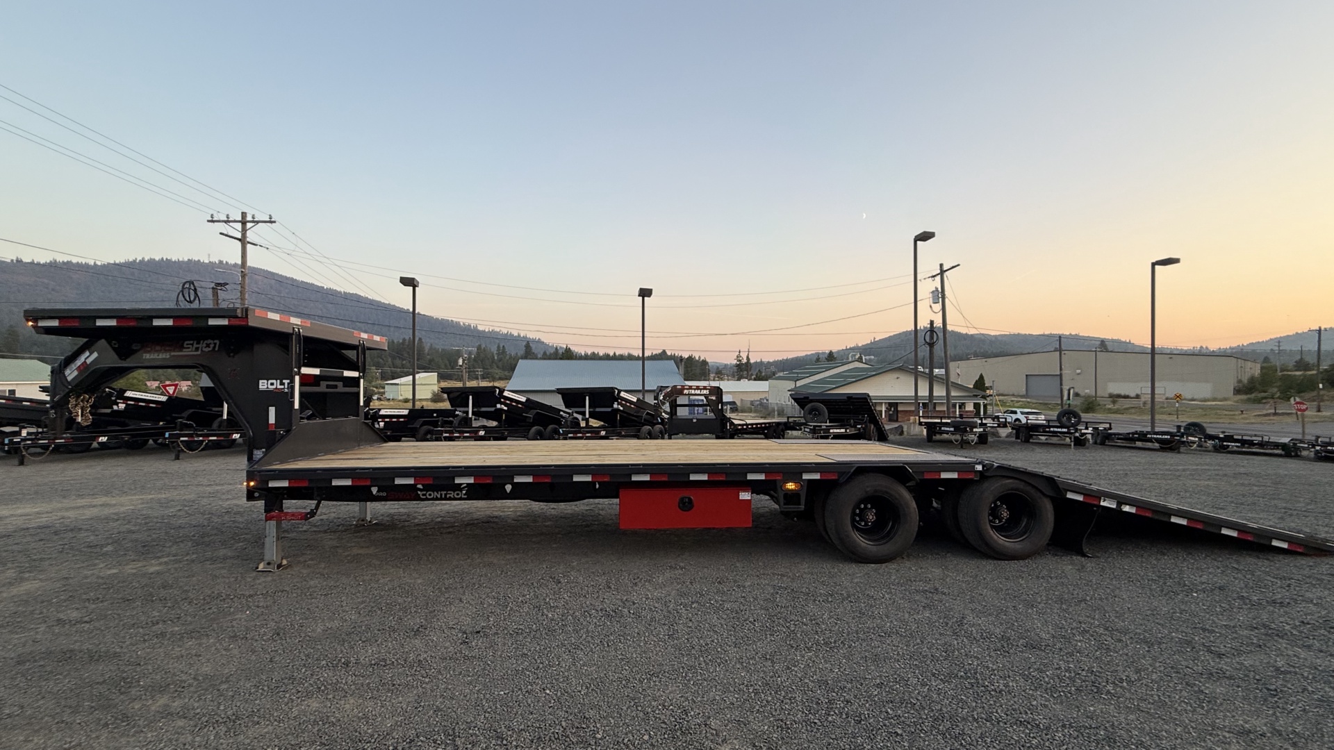 102" Wide Bolt HD Deckover Gooseneck - Photo 1