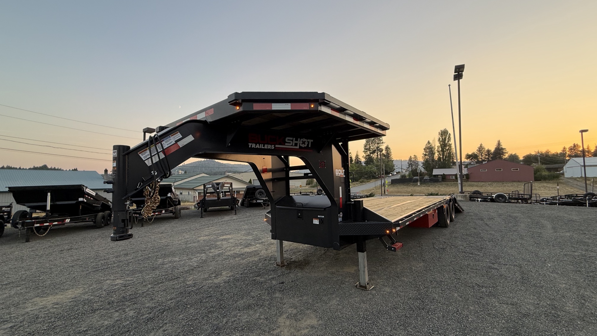 102" Wide Bolt HD Deckover Gooseneck - Photo 7