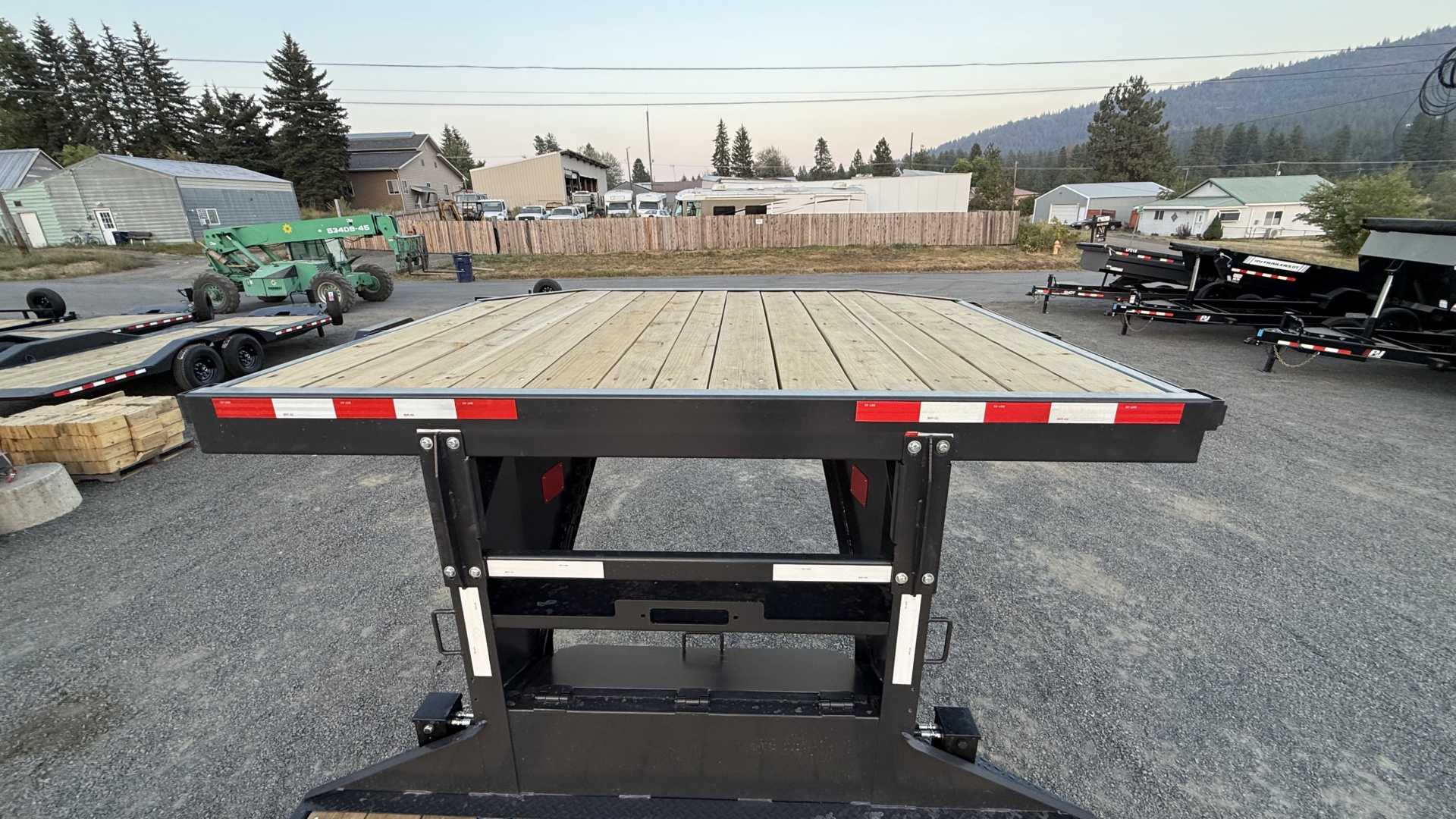 102" Wide Bolt HD Deckover Gooseneck - Photo 9