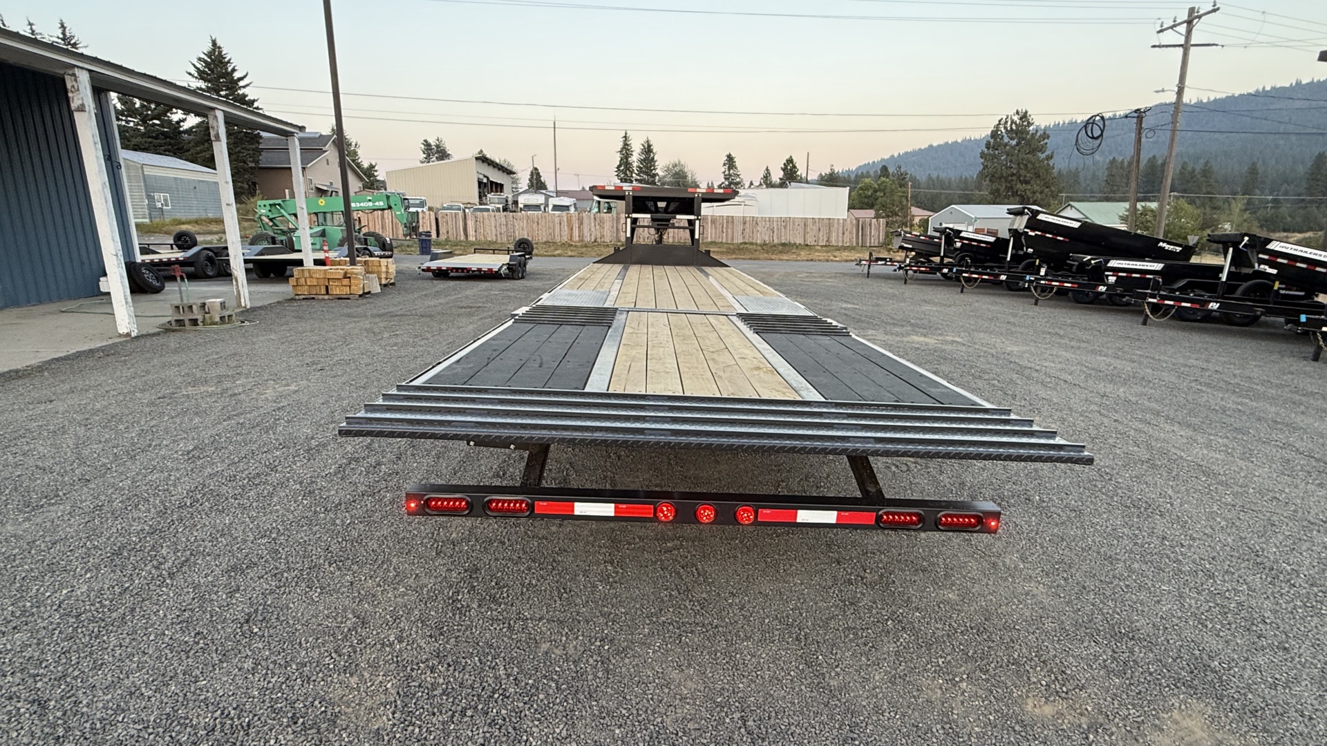 102" Wide Bolt HD Deckover Gooseneck - Photo 17