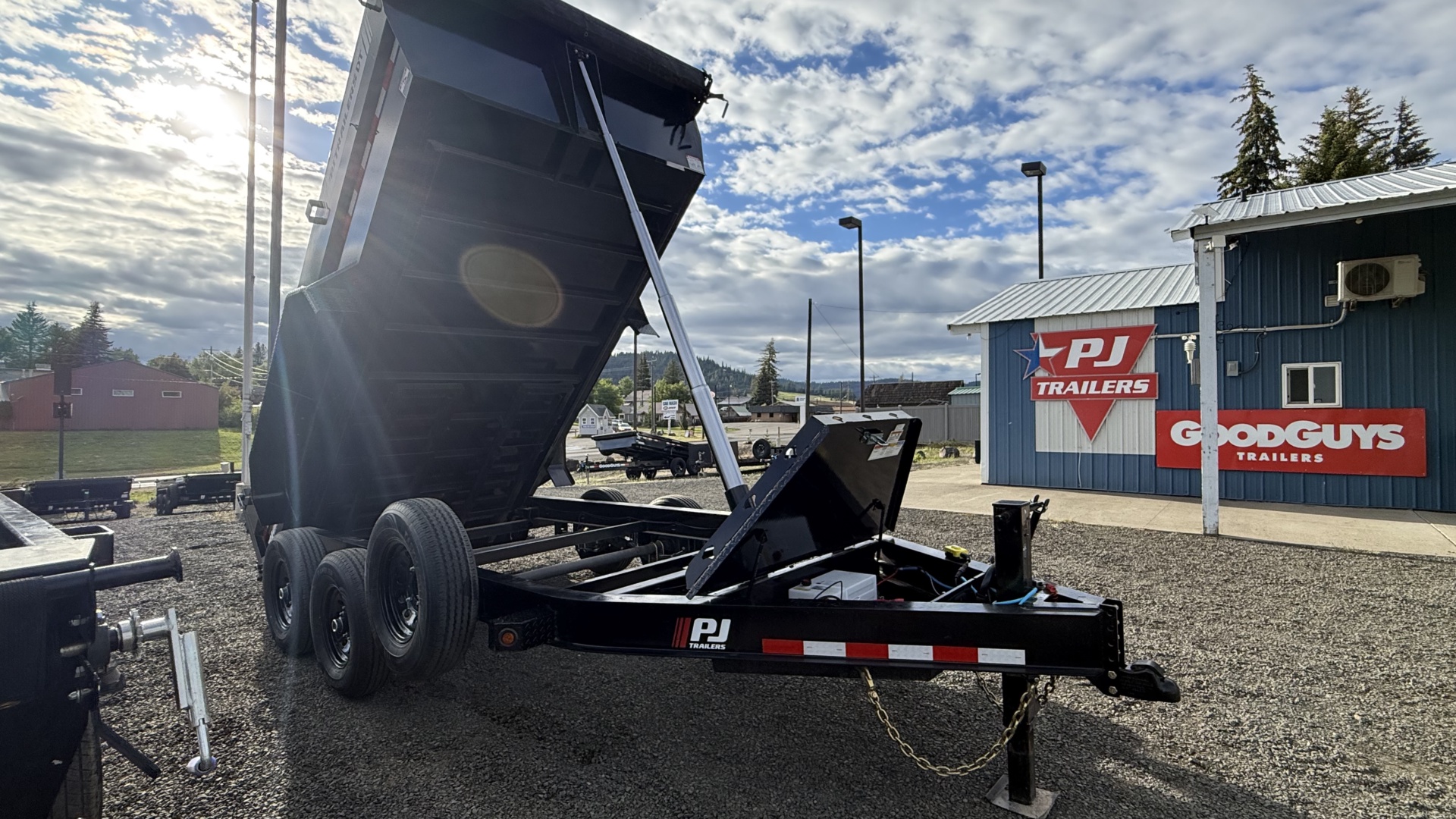 83" Low Pro Telescopic Dump - Photo 1