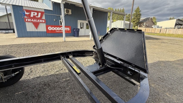 83" Low Pro Telescopic Dump - Thumbnail 9