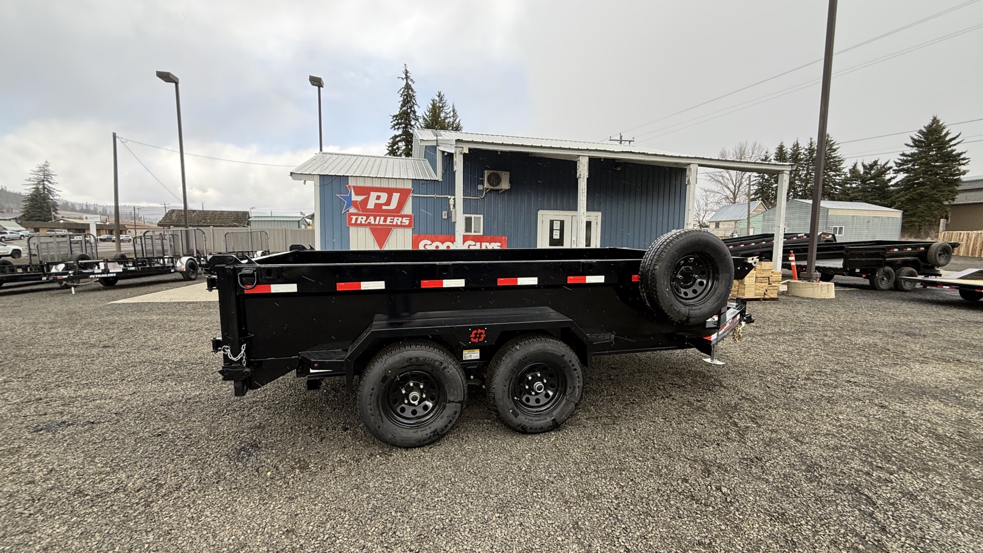 72" Wide LPF Dump Trailer - Photo 2