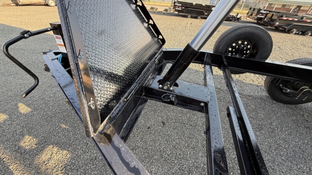 83" Low Pro Telescopic Dump - Thumbnail 12