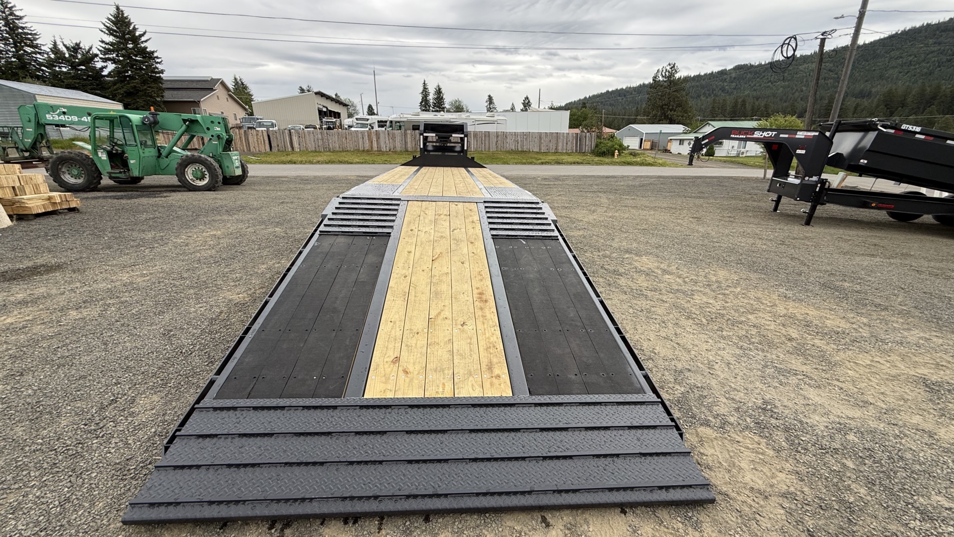 102" Wide Bolt HD Flatdeck - Photo 2