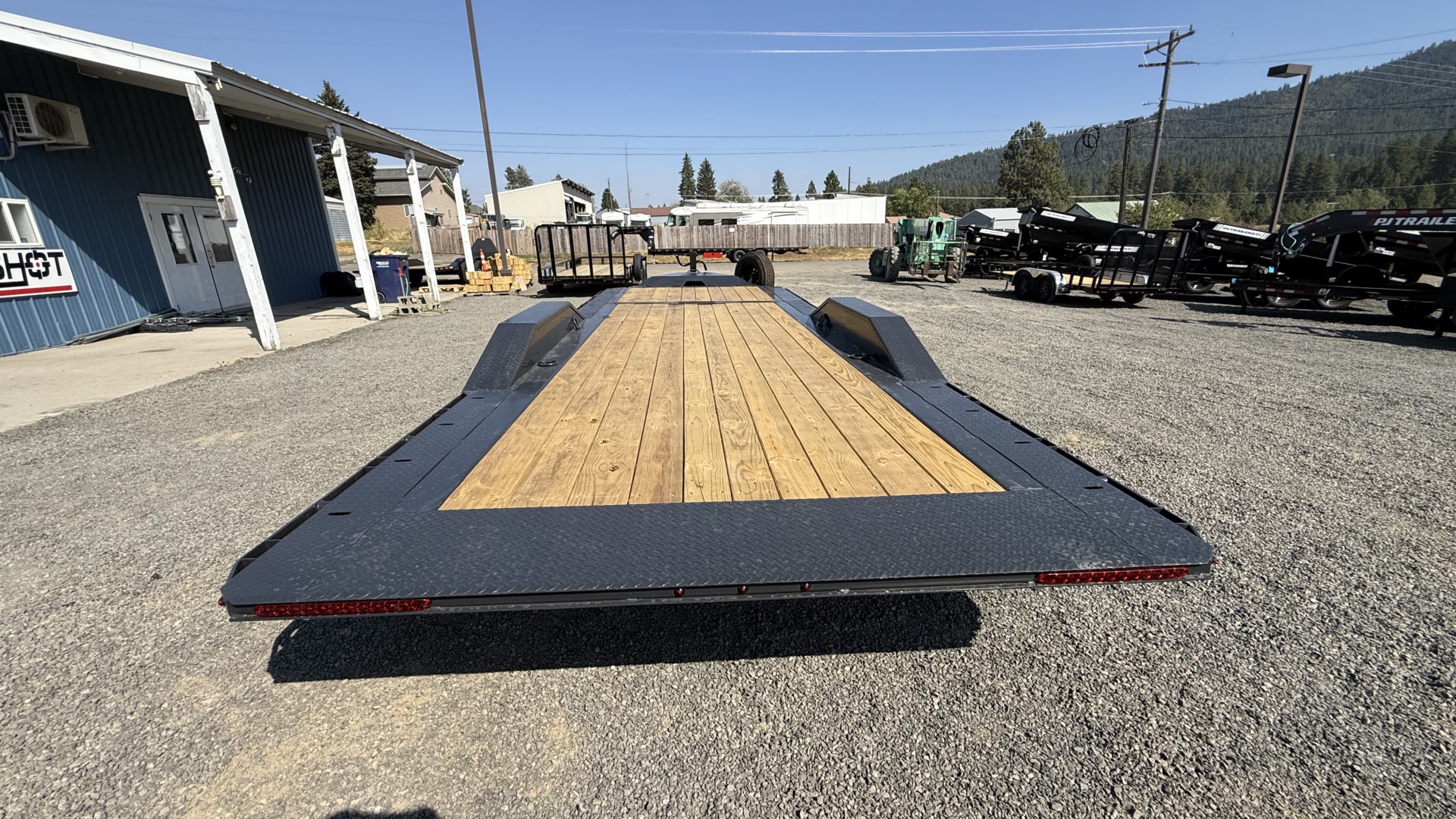 AR Gooseneck Superwide (102") Tilt Trailer - Photo 6