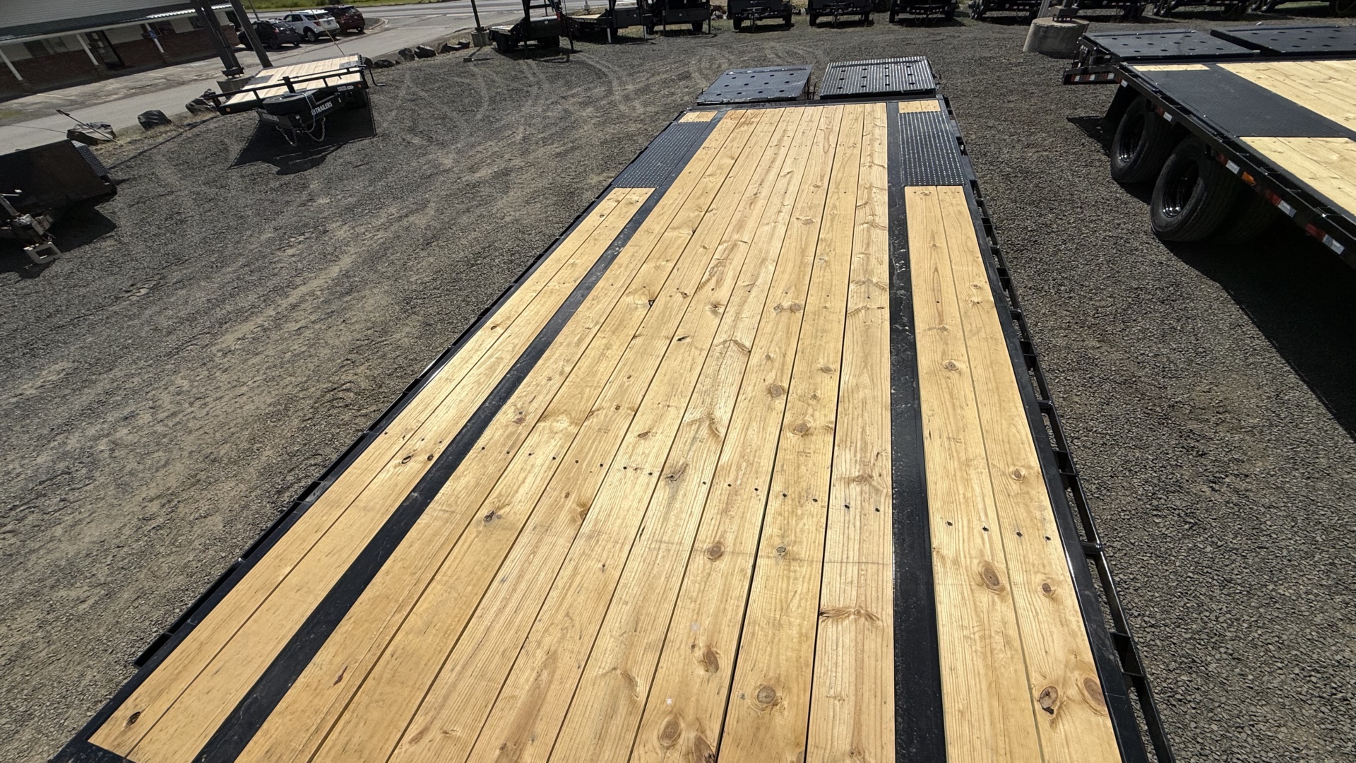 102" Wide Quest Flatdeck With Singles - Photo 13